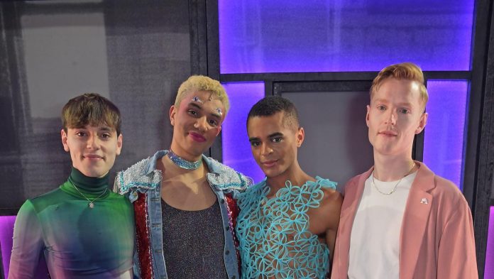 Hit musical Everybody's Talking About Jamie celebrates 1000th performance

