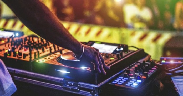 Decision to postpone resumption of live music in NI 